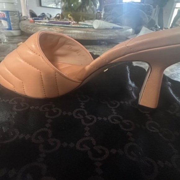 BEAUTIFUL GUCCI PUMP PEACH COLORED SANDALS! NEVER WORN! BRAND NEW!! WITH BOX! - Picture 4 of 16